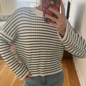 Striped Abercrombie & Fitch sweater size S.